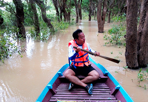 Global DMC Cambodia rowboat at Kampong Pluck